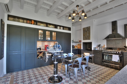Historic bastide in the heart of a characterful village, completely reinvented with audacity and cra