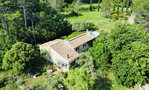 Unique property for sale. Surrounded by vineyards,a stone farmhouse of approx. 230M2, with 5 bedroom