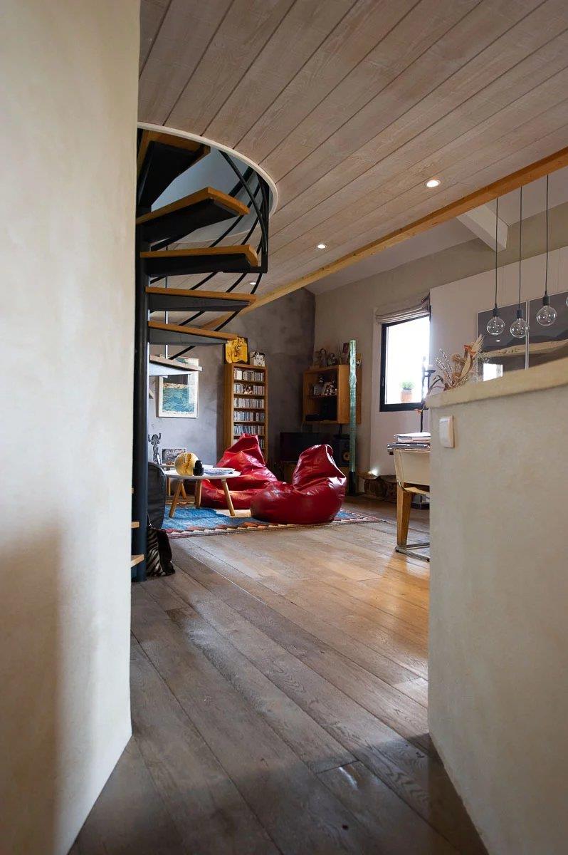 Stylish Village House, Strong Commercial potential, Loft Apartment, (wine)cellar