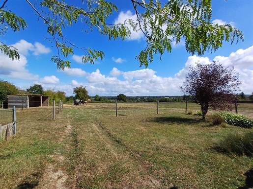 Longere Charentaise Avec 2 Maisons - Granges - Hangar - Terrain 1.4 Hectare - Ideal Chevaux