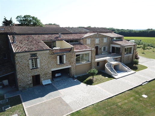 Beautiful property with gîtes and shed built on 6.38 ha