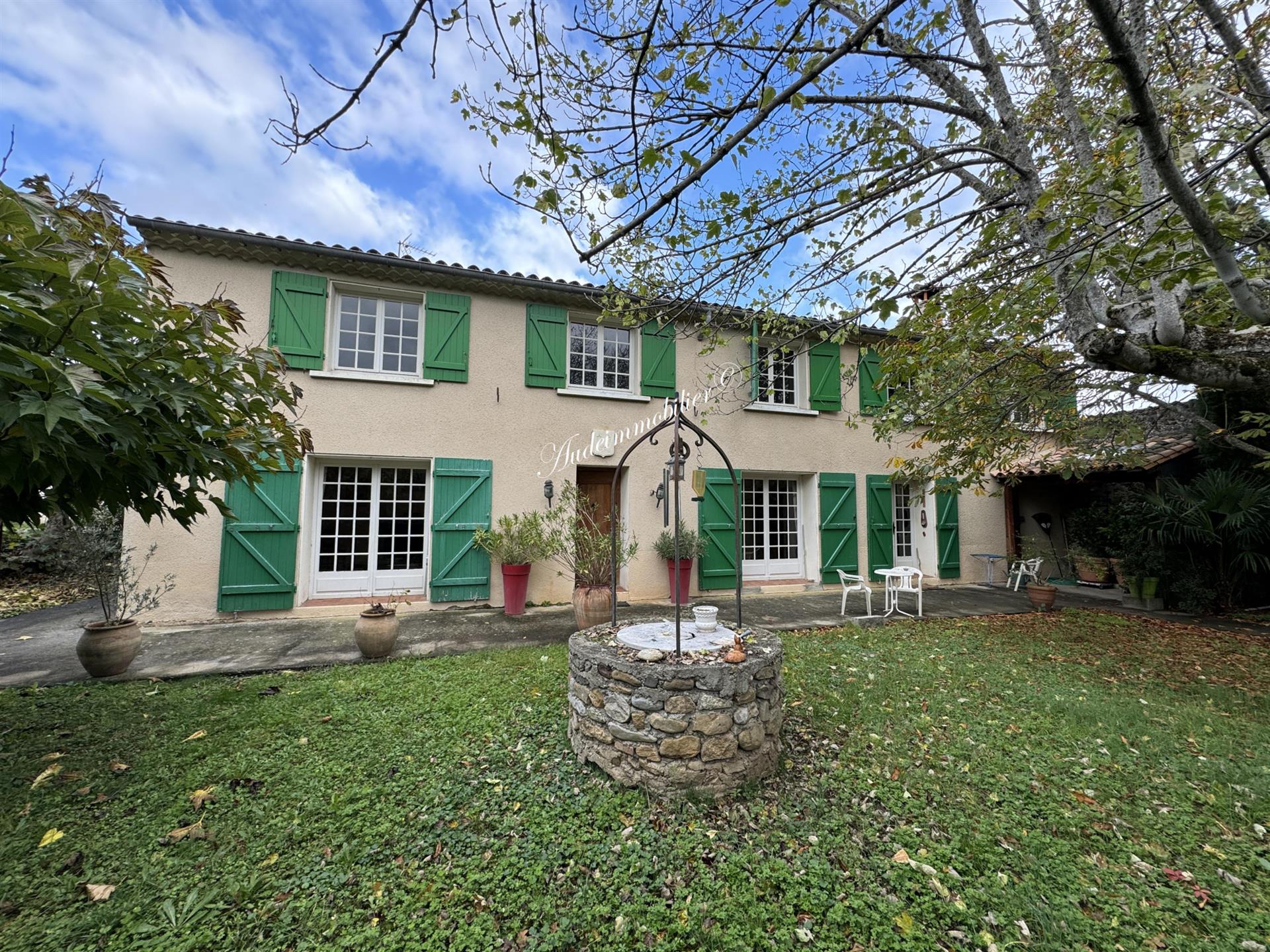 House with garden and garages
