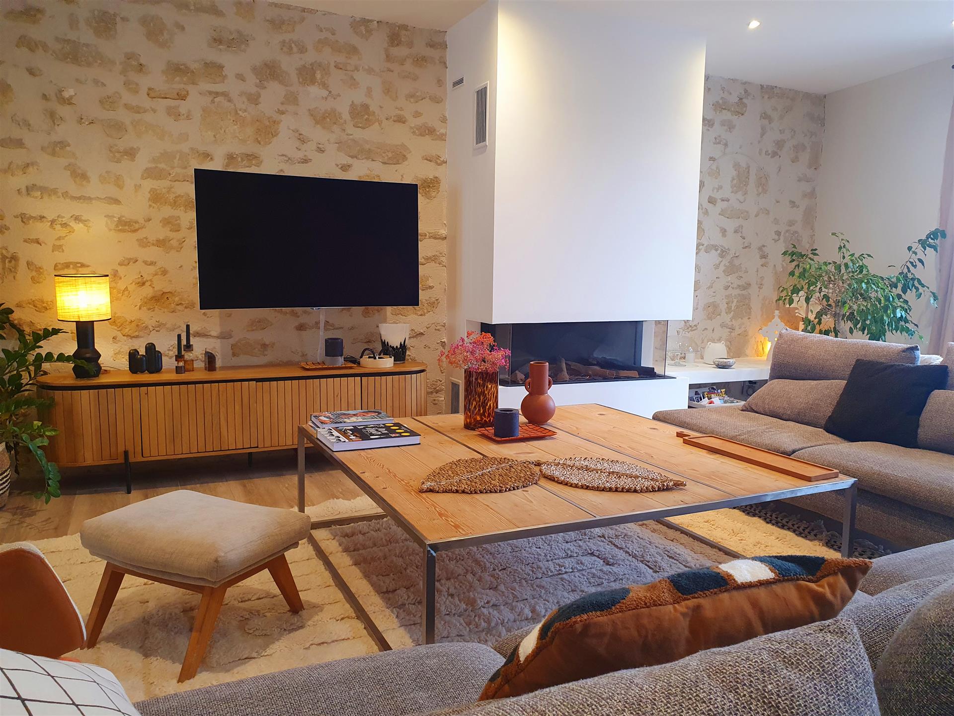 No coração de Uzès, propriedade familiar com casa de hóspedes, piscina, jardim, garagem e renda de 