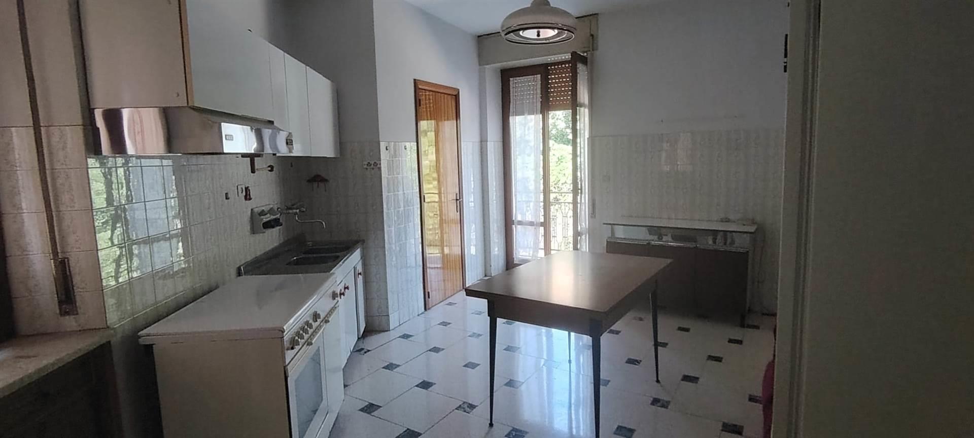 Purchase: Apartment (96016)