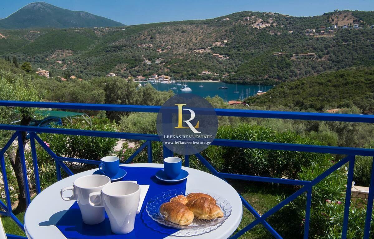 Vila v Sivote s výhľadom na záliv