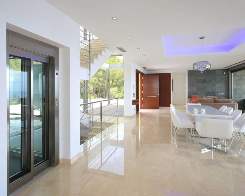 Purchase: House (03599)