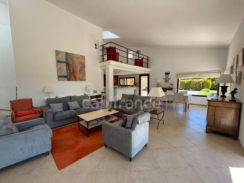 House for sale 293 m2, swimming pool, workshop plot of 7600 m2 Lourmarin (84)