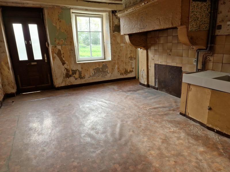 Dpt Vosges (88), à vendre proche Contrexeville - Ferme Lorraine à réhabiliter / Terrain env 4000 m2