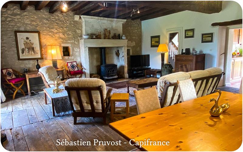 Property for sale 5 rooms near Brantome (24), 180m2 hab., 4 bedrooms, gîte 30m2, swimming pool 12x6