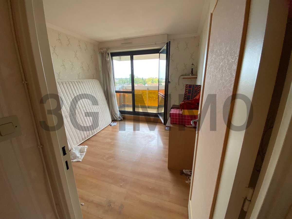 Purchase: Apartment (33110)