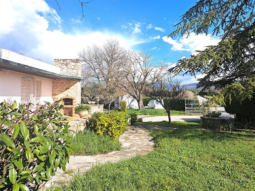 For Sale Semi-detached villa 8 Rooms Trets (13) 210 m² living space (2 dwellings) + large garage, w