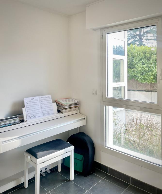 2-Room apartment for sale with tenant in place, in Nantes (44), Hauts-Pavés district, Monselet. Resi