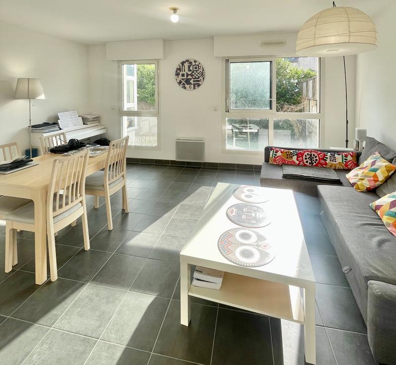 2-Room apartment for sale with tenant in place, in Nantes (44), Hauts-Pavés district, Monselet. Resi