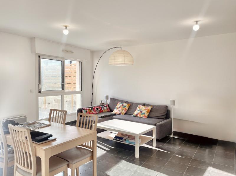 2-Room apartment for sale with tenant in place, in Nantes (44), Hauts-Pavés district, Monselet. Resi