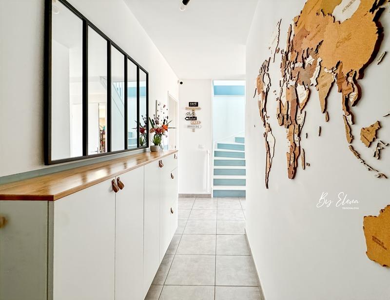 Duplex excepțional — terasă pe acoperiș, vedere panoramică, etaj.