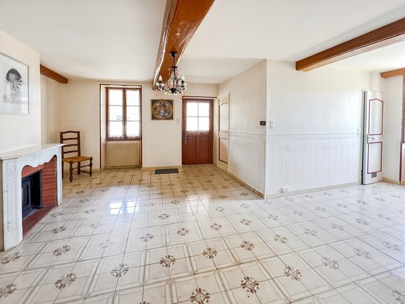 House for sale 4 rooms + Outbuilding - Between Cluny and Saint Gengoux Le National (71) - Land of 60