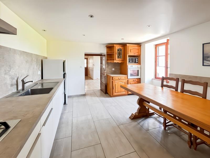 House for sale 4 rooms + Outbuilding - Between Cluny and Saint Gengoux Le National (71) - Land of 60