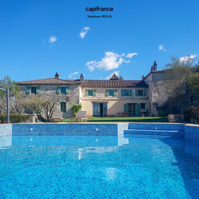 Property for sale 12 rooms, 420m2 + 100m2 living space on 18ha of land