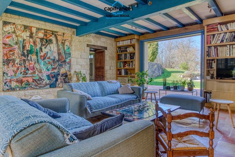 Property for sale 12 rooms, 420m2 + 100m2 living space on 18ha of land