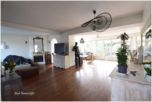 House for sale 9 rooms Pontoise (95)