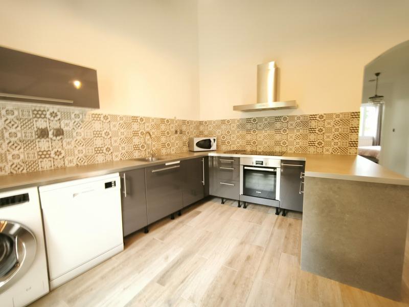 4-room apartment - 80m² - Balcony - 2 parking spaces