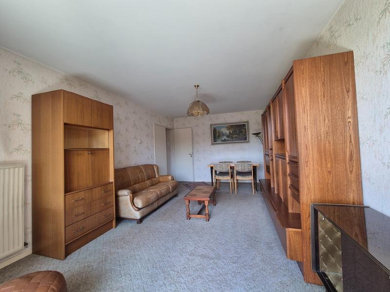 For Sale – Gennevilliers, Bright 3-room apartment with balcony, parking, cellar and garden (92)