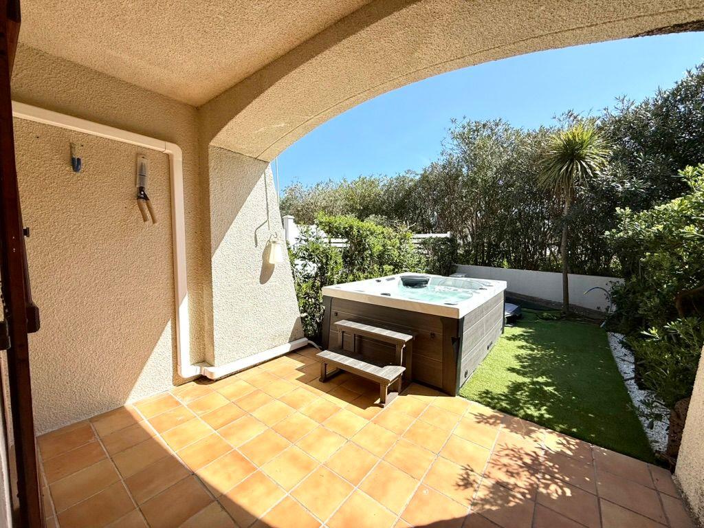 Renovated house 50 m from the beach – Grand Travers – South-facing terrace and private parking