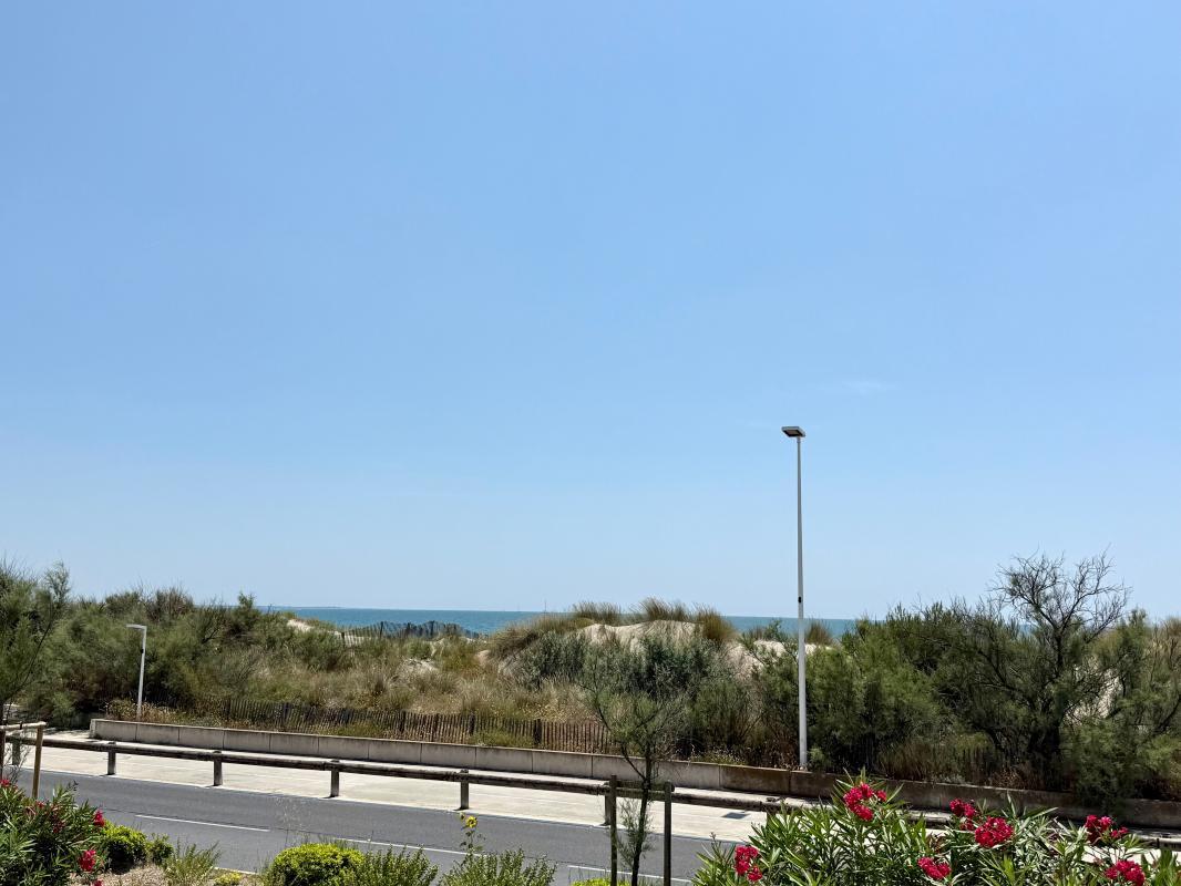 Superb 3 Bedroom Apartment 50m from the Beach – South Facing Terrace