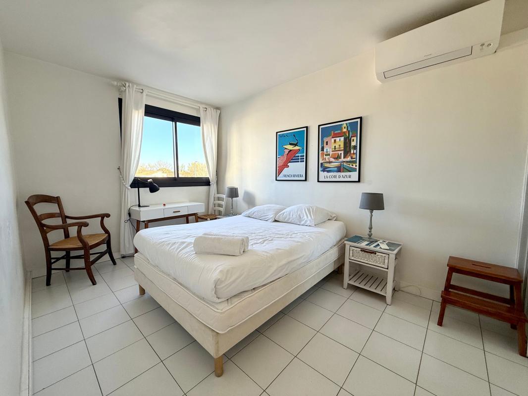 Superb 3 Bedroom Apartment 50m from the Beach – South Facing Terrace