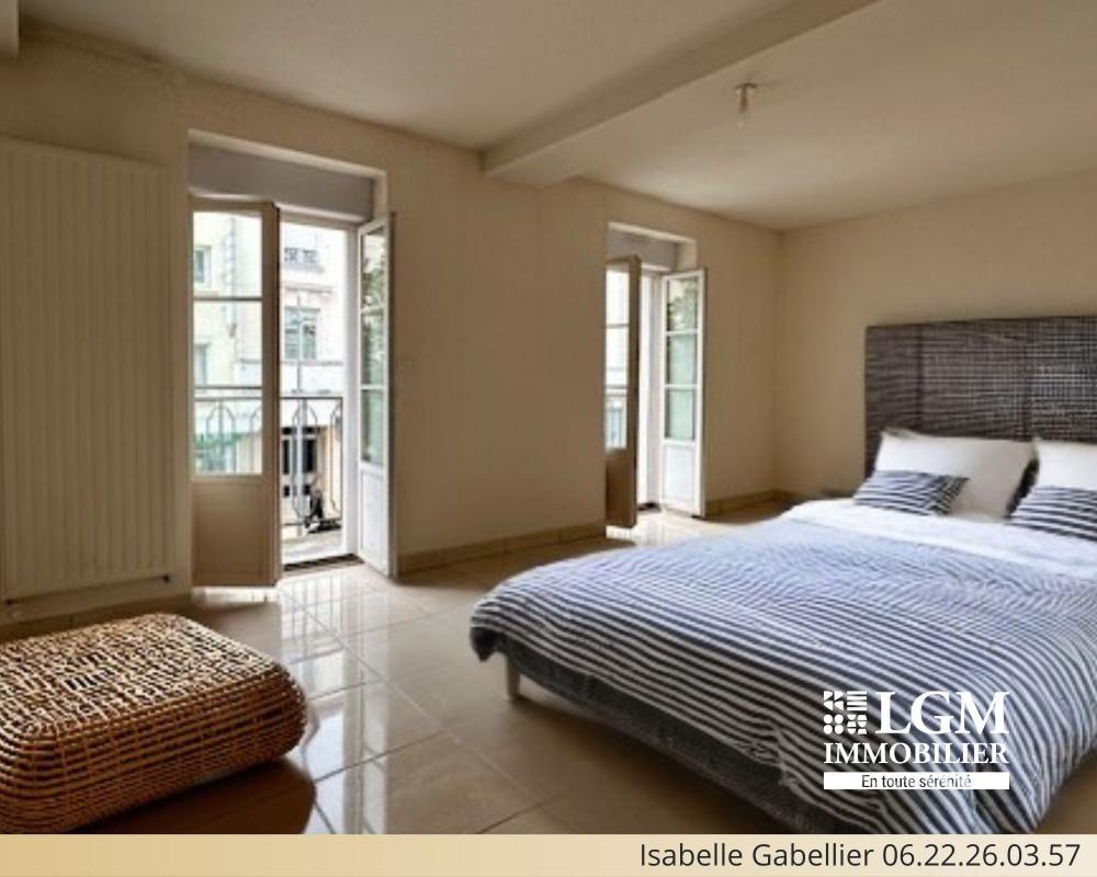 Vichy centre, quartier prisé, appartement de 126m2 4 pièces, dans une résidence privée sécurisée