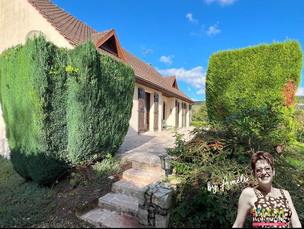 Pretty 5 bedroom property - 183 m² - total basement