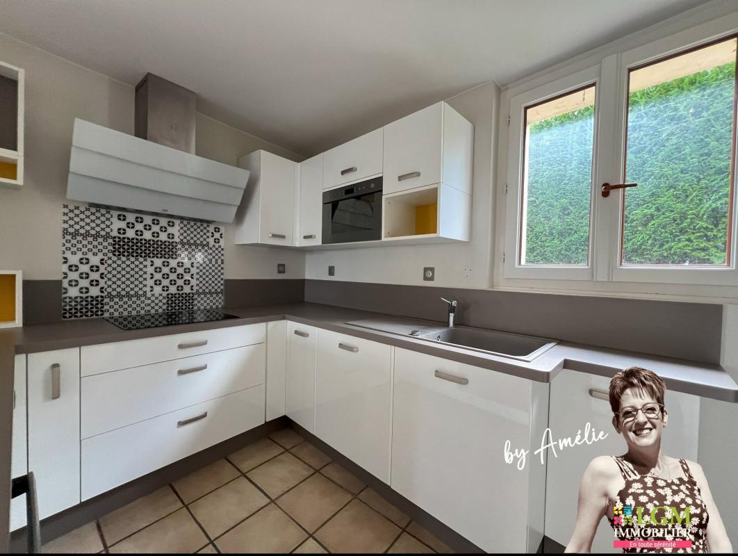 Stone house - 6 rooms - 153 m²