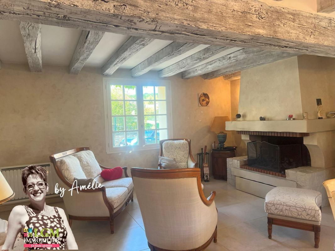 Pretty stone village house - 158 m² - 4 bedrooms