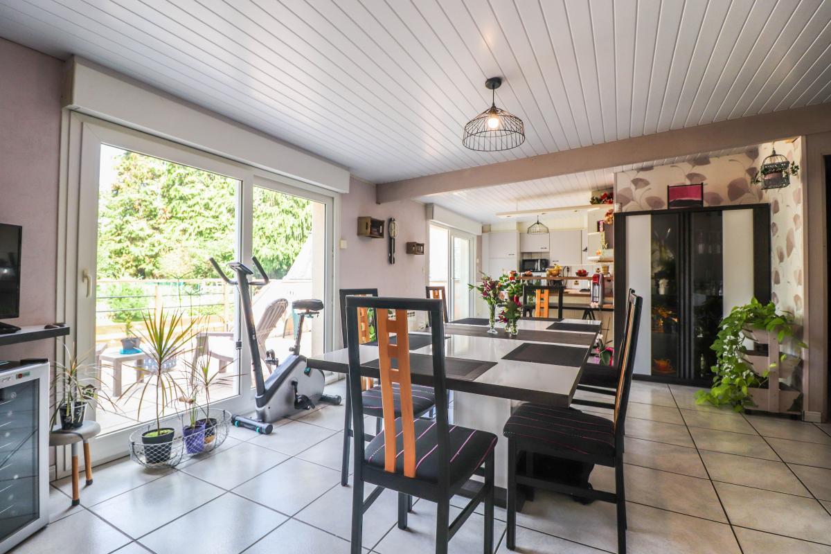 Family Home or Prosperous Business: The Possibilities Are Endless!