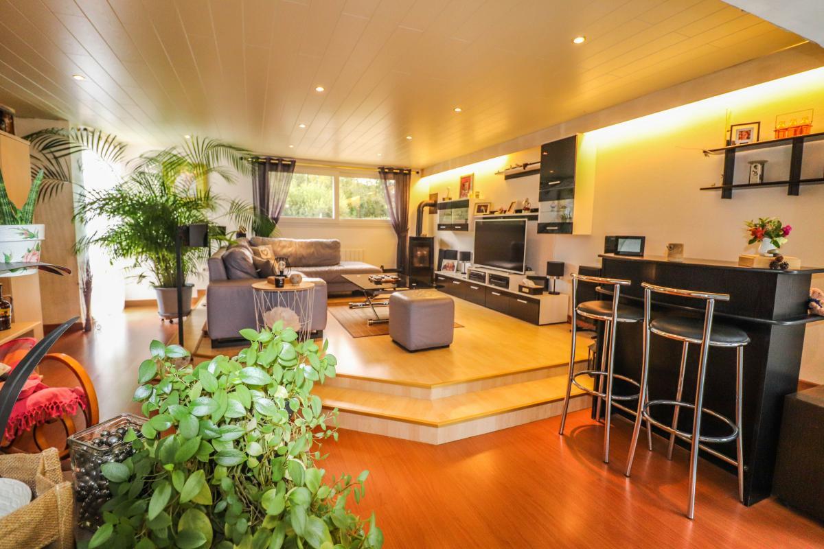 Family Home or Prosperous Business: The Possibilities Are Endless!
