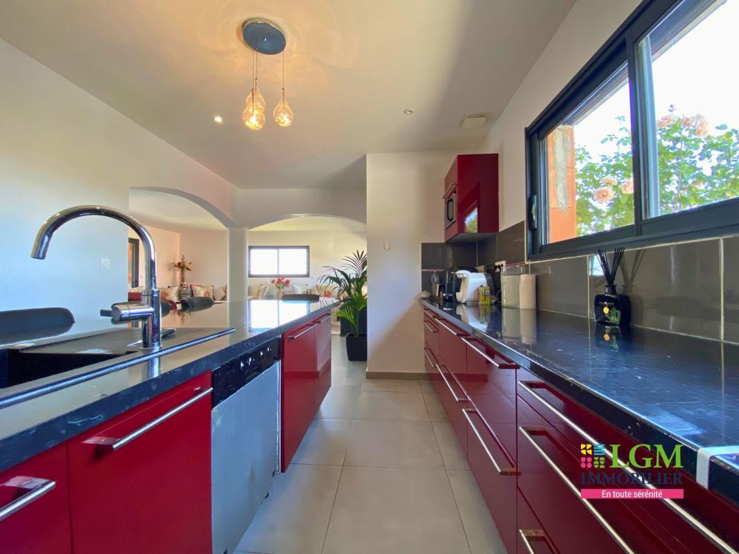 Compra: Vivenda (82300)