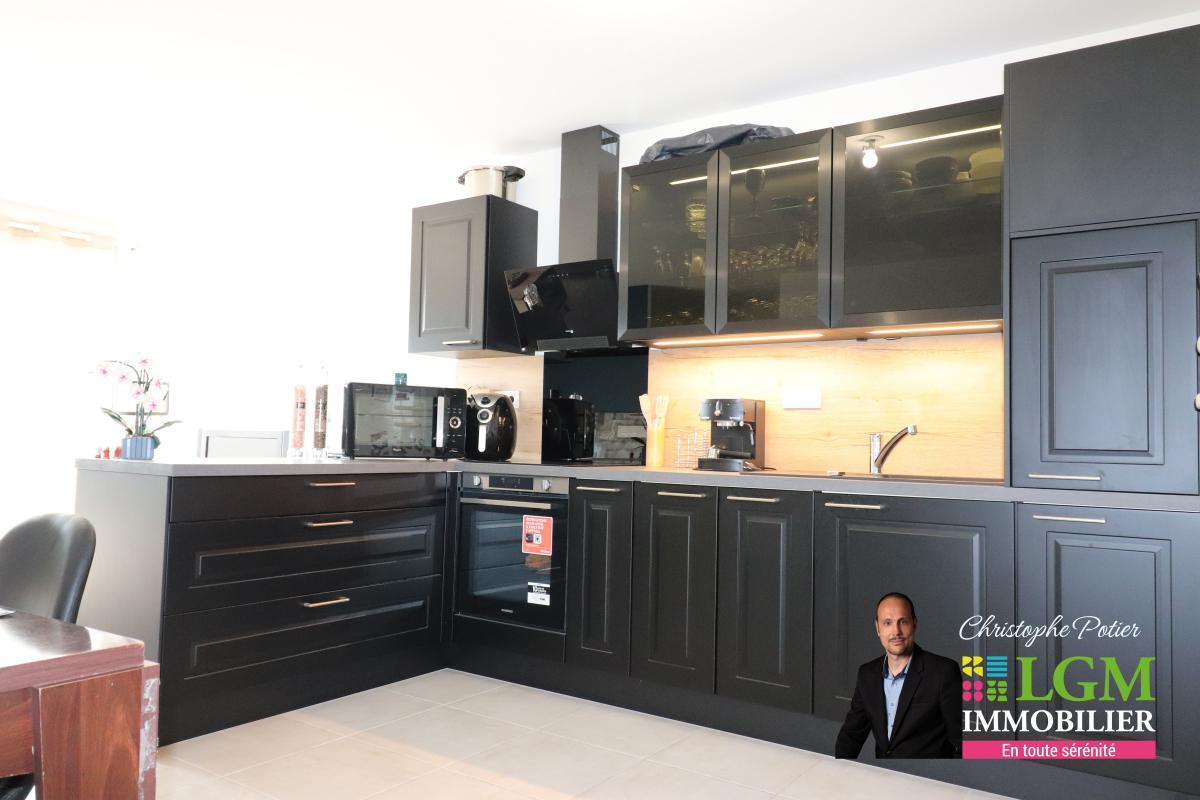 Purchase: Apartment (84170)