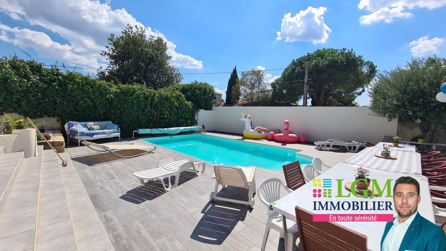 Beauvoisin House 4 bedrooms + outbuildings 1489m2 of land