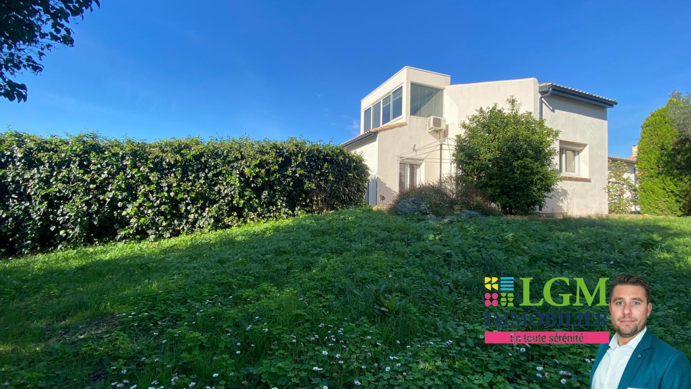 Beauvoisin House 4 bedrooms + outbuildings 1489m2 of land