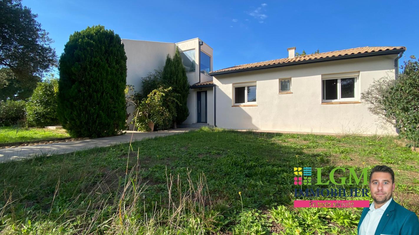 Beauvoisin House 4 bedrooms + outbuildings 1489m2 of land