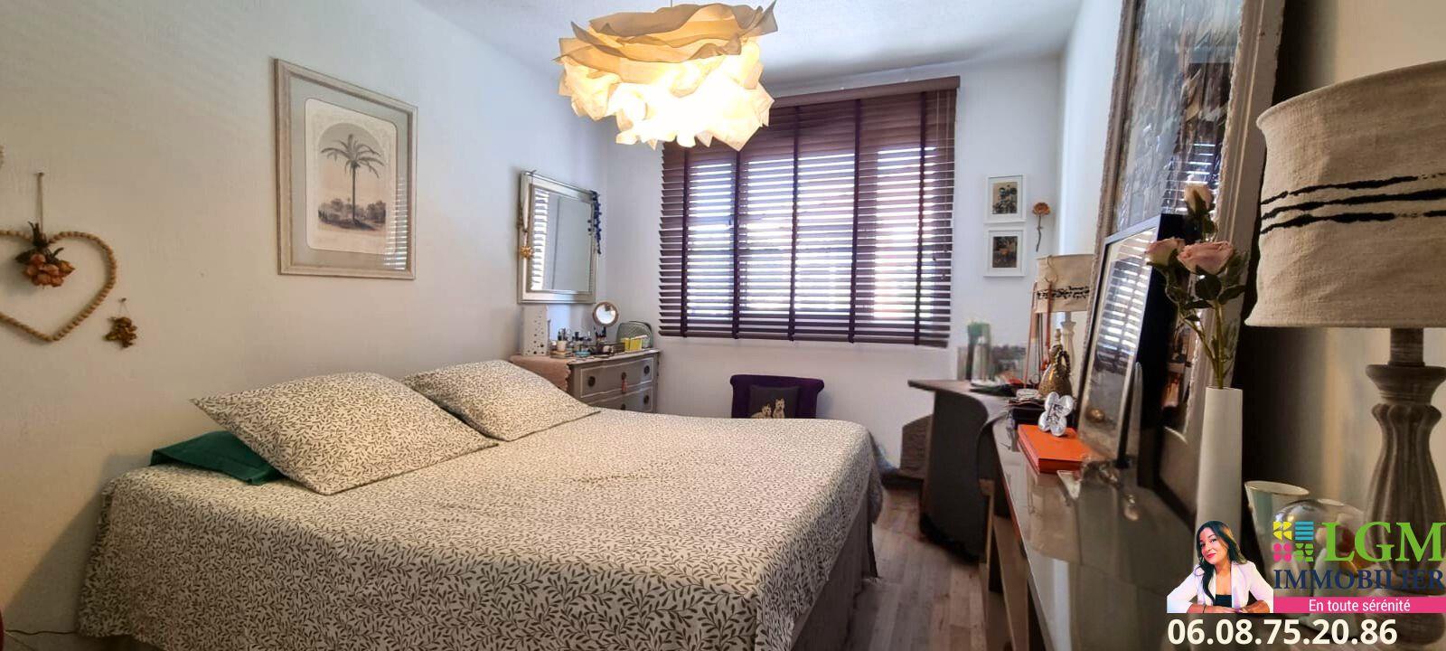 Purchase: Apartment (13090)
