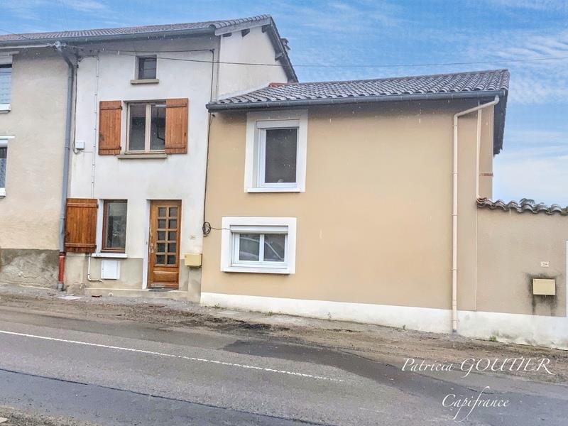 St Barthelemy Lestra (42). Maison de village de 56 M2 avec sa courrette et son terrain non attenant