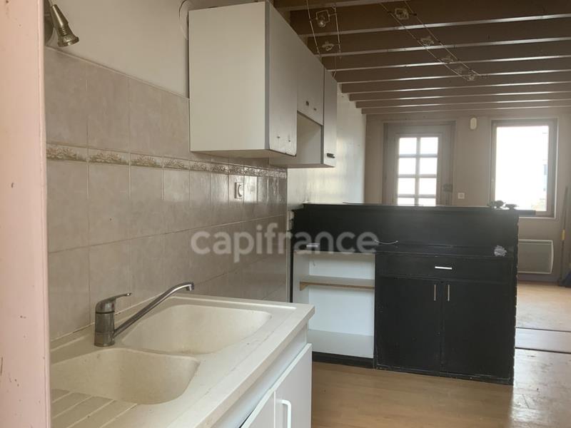 St Barthelemy Lestra (42). Maison de village de 56 M2 avec sa courrette et son terrain non attenant