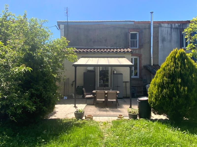 Saint Germain Laval (42) Maison en pierre de 75 m2 avec terrain attenant arboré