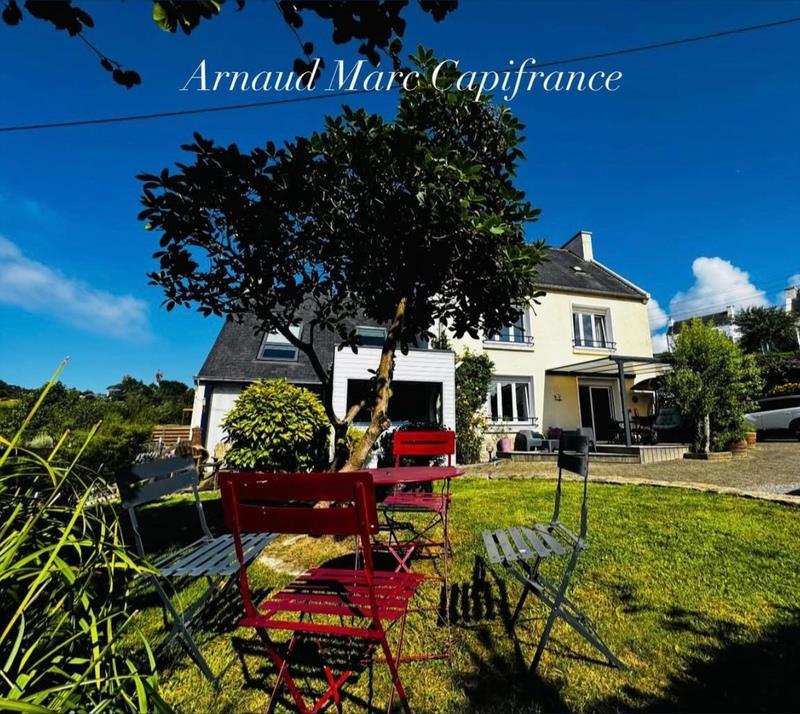 Charming house on L'Aber Wrac'h – Prime location with sea view