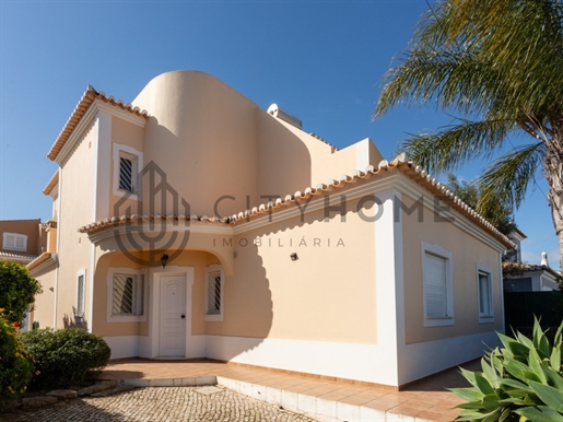 Detached house T4 in Carvoeiro