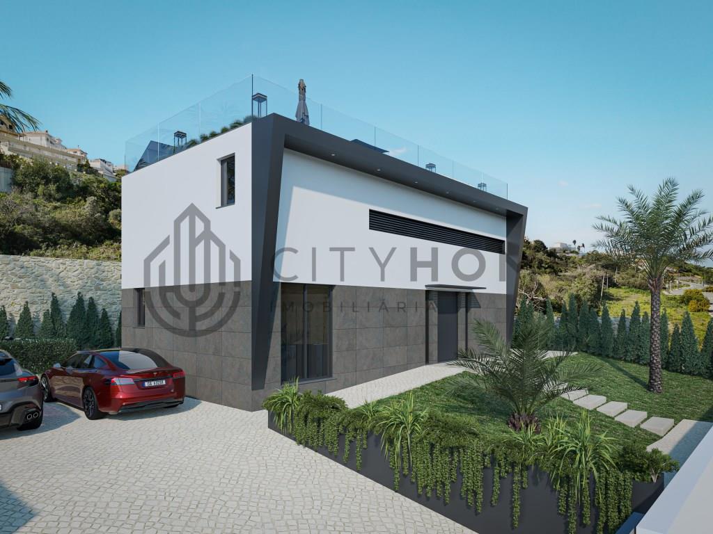 Detached 4 Bedroom Villa with Pool