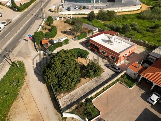 Casa de una sola planta T2+1 con garaje en Pêra