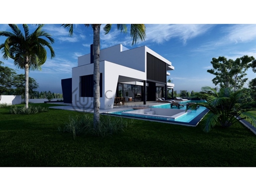 4 bedroom villa with sea view in Albufeira Marina