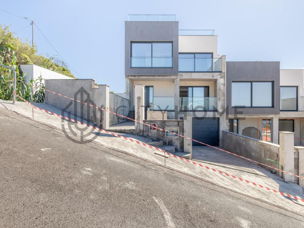 3 bedroom villa at the end of the band with private pool and sea views